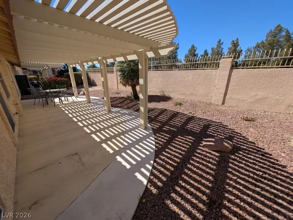 $2,000 | 5117 Kingsbridge, Las Vegas, NV 89130