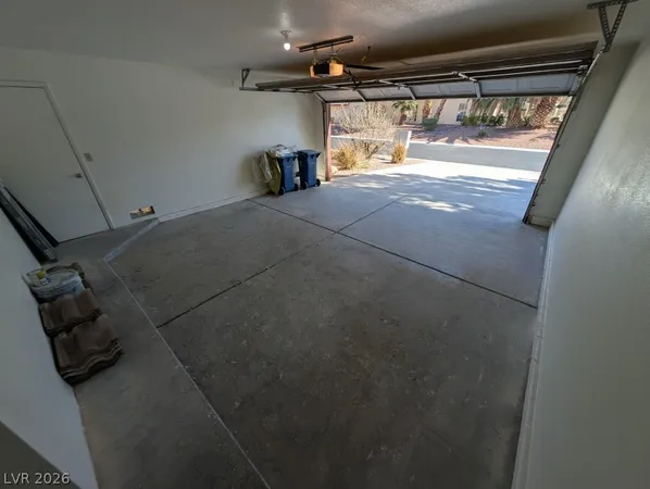 $2,000 | 5117 Kingsbridge, Las Vegas, NV 89130