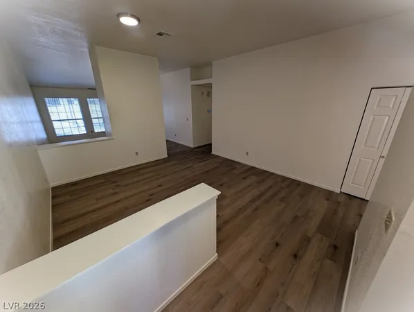 $2,000 | 5117 Kingsbridge, Las Vegas, NV 89130