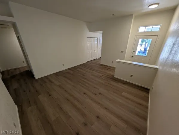 $2,000 | 5117 Kingsbridge, Las Vegas, NV 89130