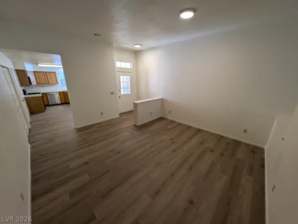 $2,000 | 5117 Kingsbridge, Las Vegas, NV 89130