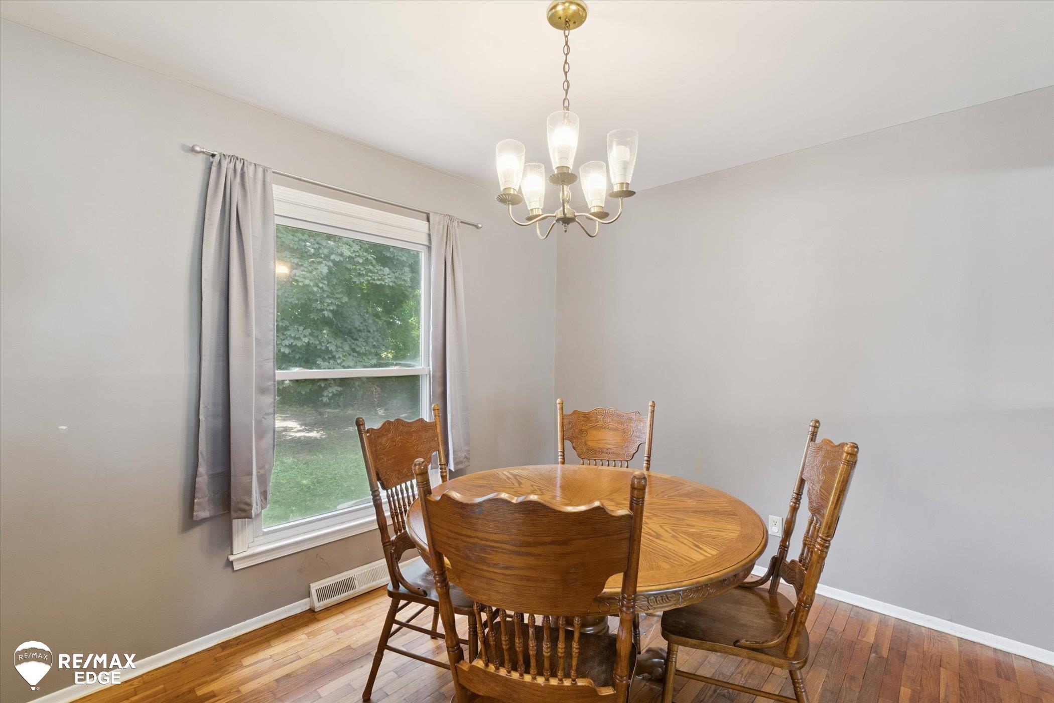 1825 Springfield Street Flint, MI 48503 - Photo 11 of 54 50185018-50a35e63-82cf-4df4-a1e4-71732a0da9da.JPG