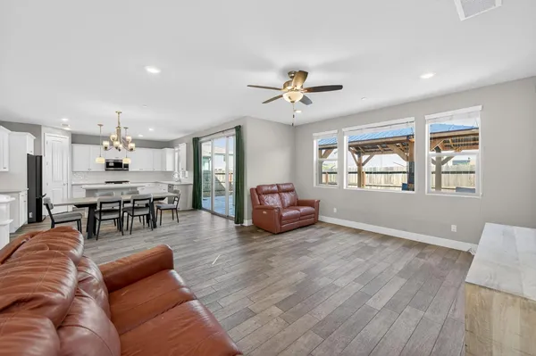 $725,000 | 2997 Trenton Avenue, Clovis, CA 93619