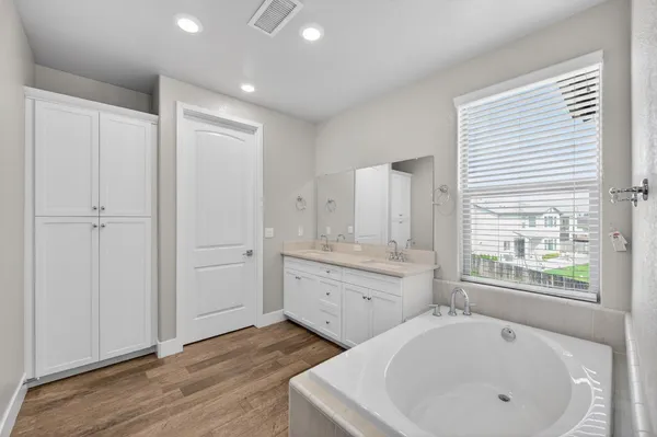 $725,000 | 2997 Trenton Avenue, Clovis, CA 93619