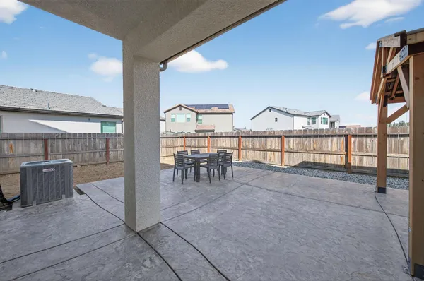 $725,000 | 2997 Trenton Avenue, Clovis, CA 93619