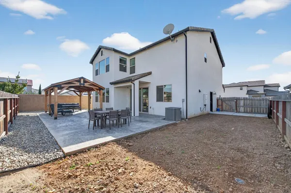 $725,000 | 2997 Trenton Avenue, Clovis, CA 93619