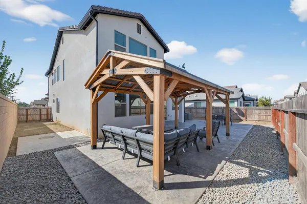 $725,000 | 2997 Trenton Avenue, Clovis, CA 93619