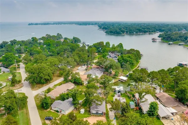 $1,975 | 1813 Oak Shore Drive, Tool, TX 75143