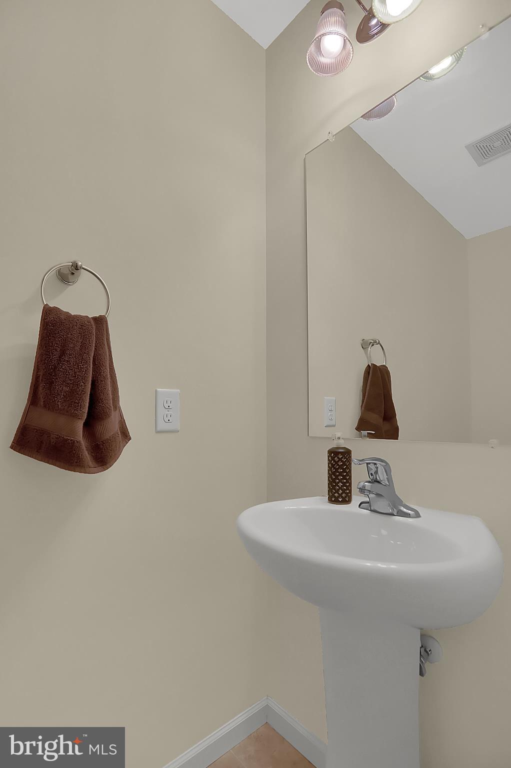 542 Princeton Road Harrisburg, PA 17111 - Photo 16 of 35 1st Floor Half Bath Off Mud Room