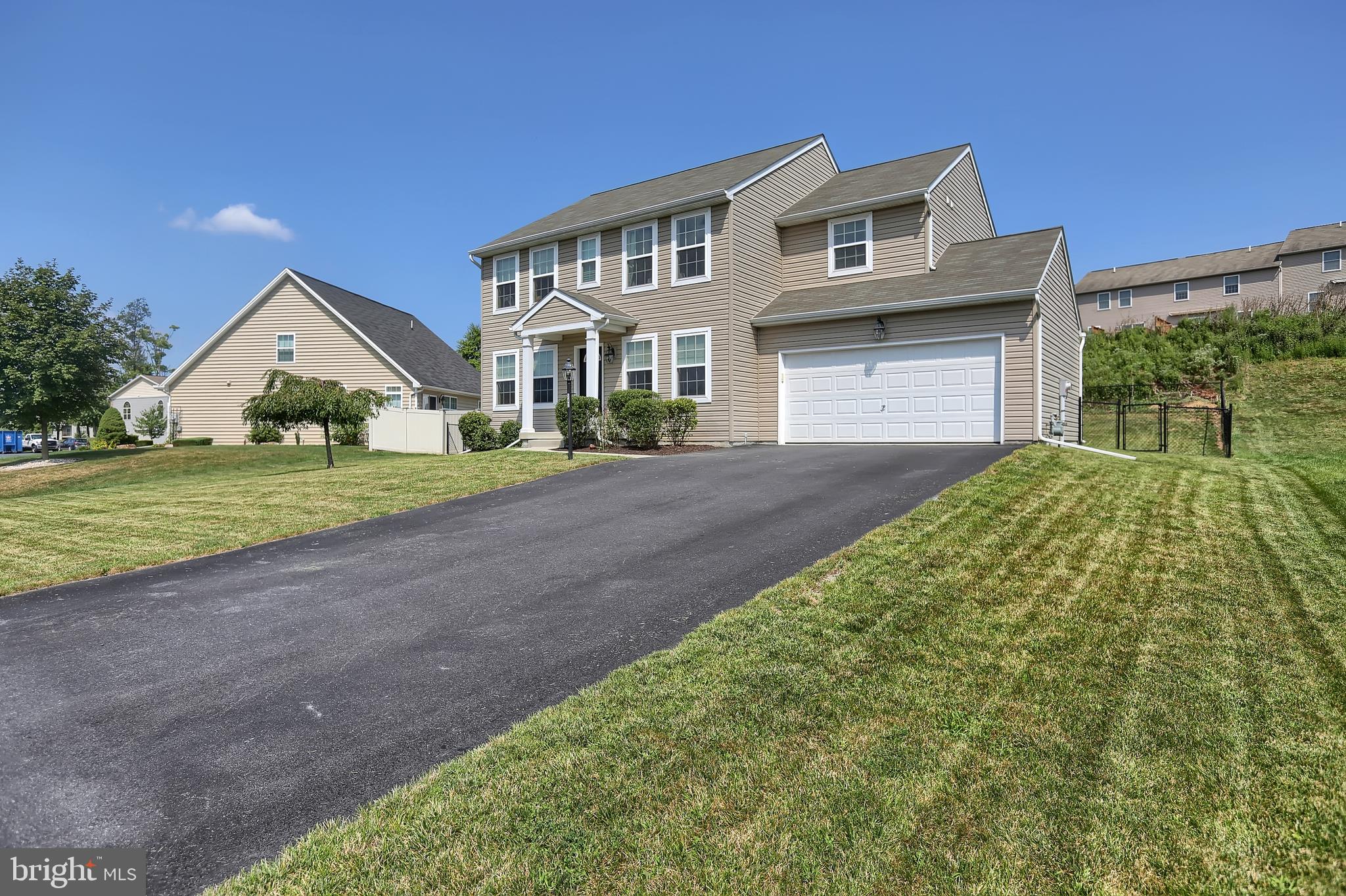 542 Princeton Road Harrisburg, PA 17111 - Photo 3 of 35 2-Car Garage