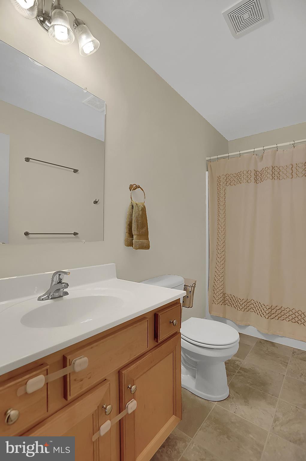 542 Princeton Road Harrisburg, PA 17111 - Photo 26 of 35 Main Bathroom - 2nd Floor