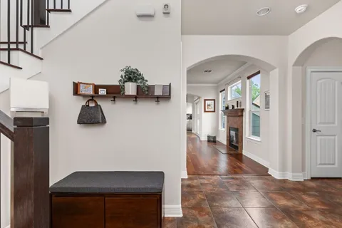 a view of entryway and hall