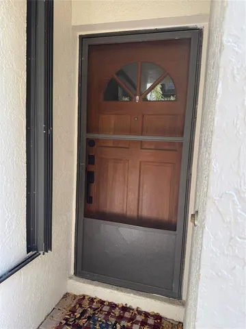 a view of yard with green space