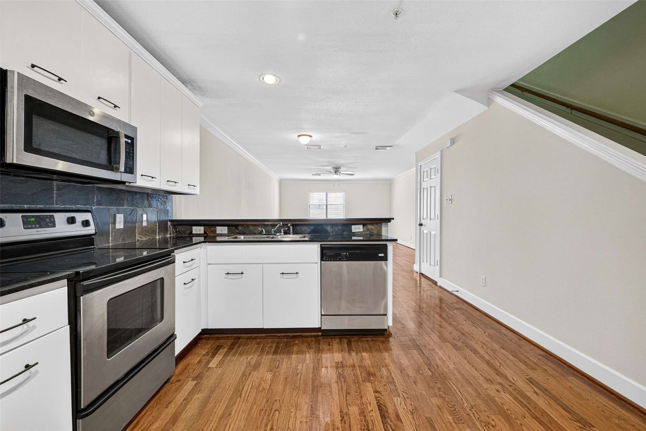 1342 Rutland Street, Unit 210 Houston, TX 77008 - Photo 3 of 38 Gallery Image 3
