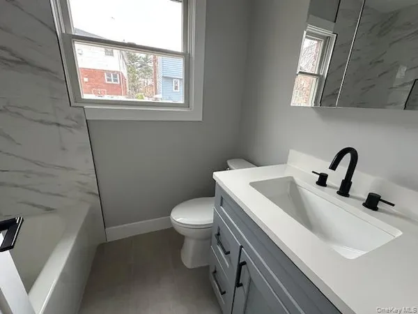 $4,900 | 7 Linwood Road North, Unit 1, Port Washington, NY 11050