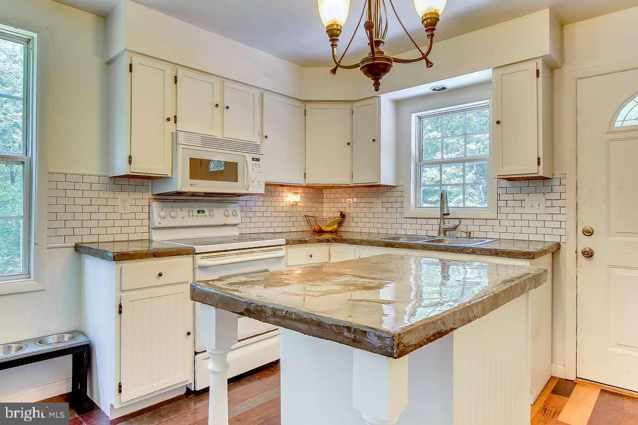 269 Pond Road Delta, PA 17314 - Photo 7 of 25 Gallery Image 7