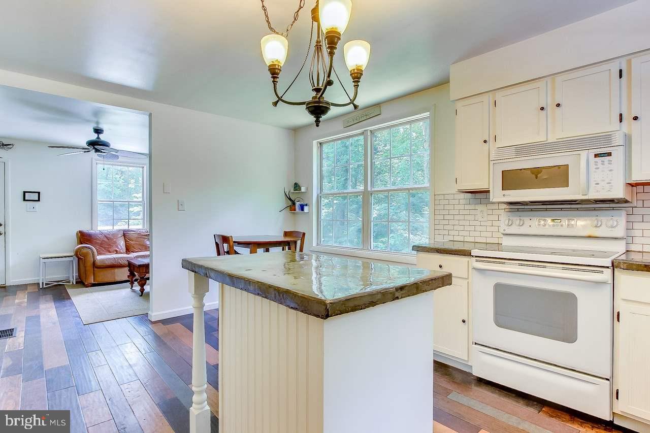 269 Pond Road Delta, PA 17314 - Photo 9 of 25 Gallery Image 9