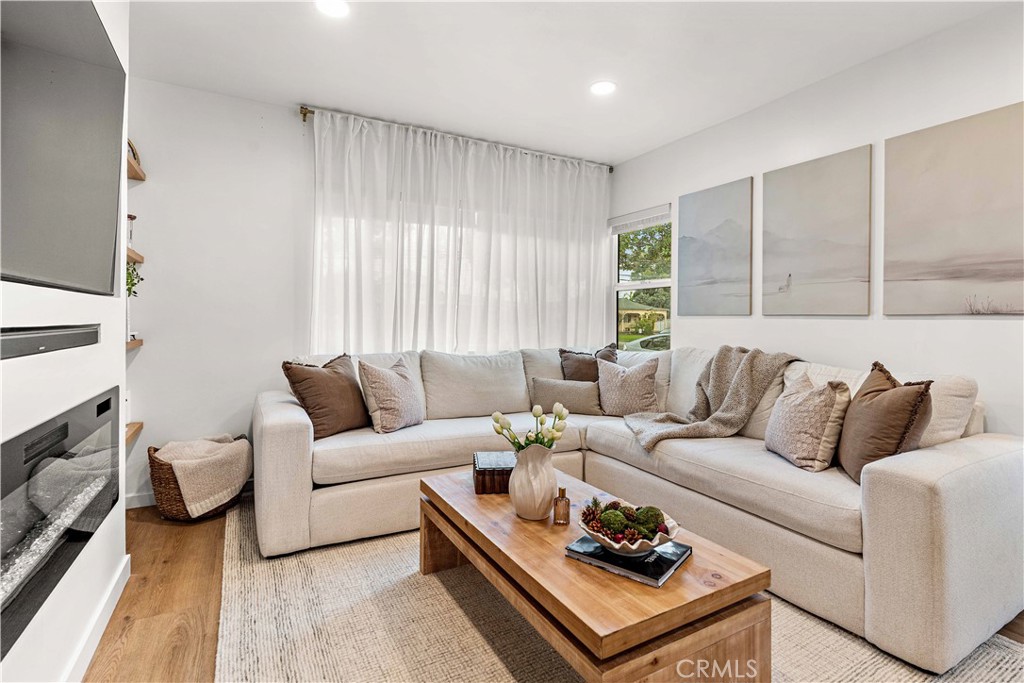 8254 Stewart And Gray Road Downey, CA 90241 - Photo 11 of 36