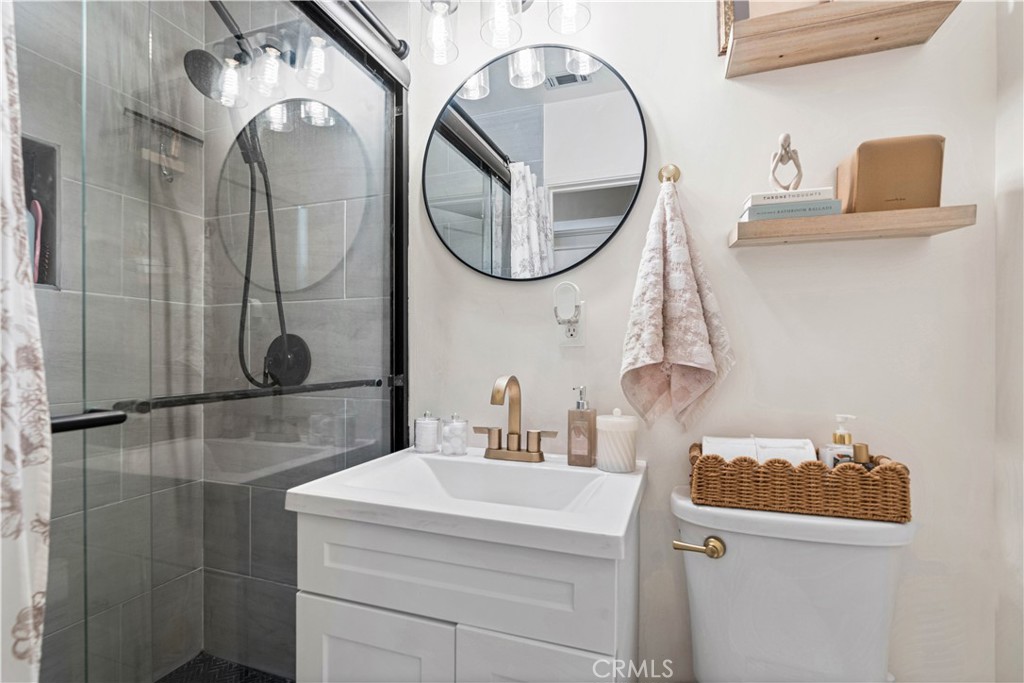 8254 Stewart And Gray Road Downey, CA 90241 - Photo 14 of 36