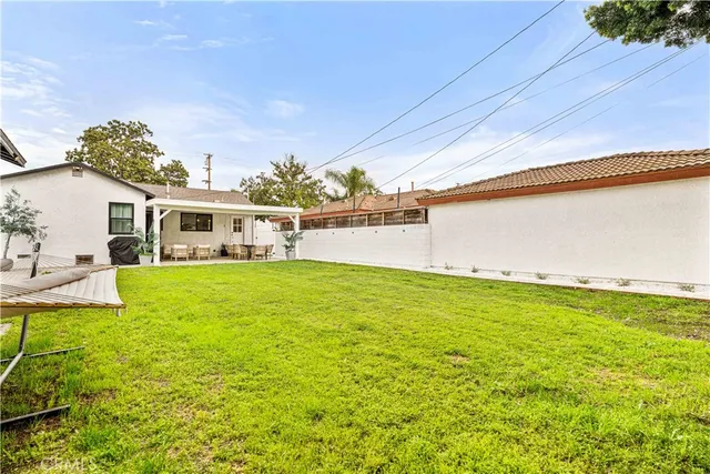 $875,000 | 8254 Stewart And Gray Road, Downey, CA 90241