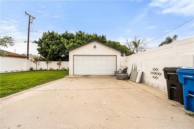 $875,000 | 8254 Stewart And Gray Road, Downey, CA 90241