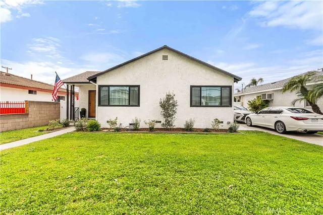 $875,000 | 8254 Stewart And Gray Road, Downey, CA 90241