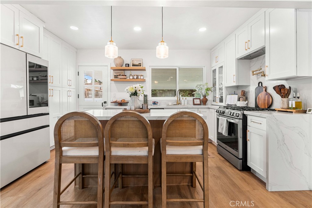 8254 Stewart And Gray Road Downey, CA 90241 - Photo 4 of 36