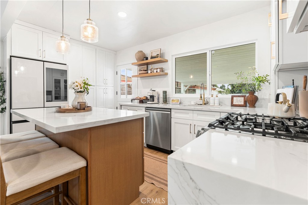 8254 Stewart And Gray Road Downey, CA 90241 - Photo 5 of 36