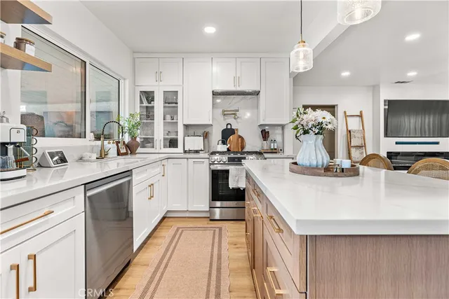 $875,000 | 8254 Stewart And Gray Road, Downey, CA 90241