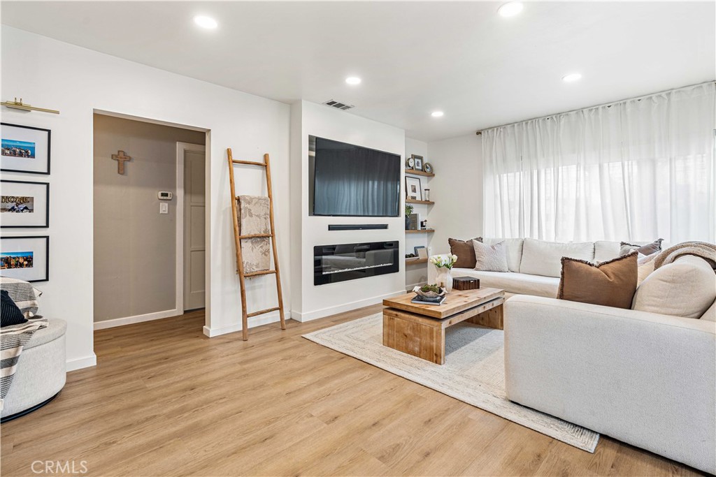 8254 Stewart And Gray Road Downey, CA 90241 - Photo 9 of 36