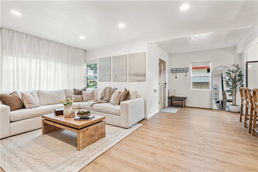 8254 Stewart And Gray Road Downey, CA 90241 - Photo 10 of 36