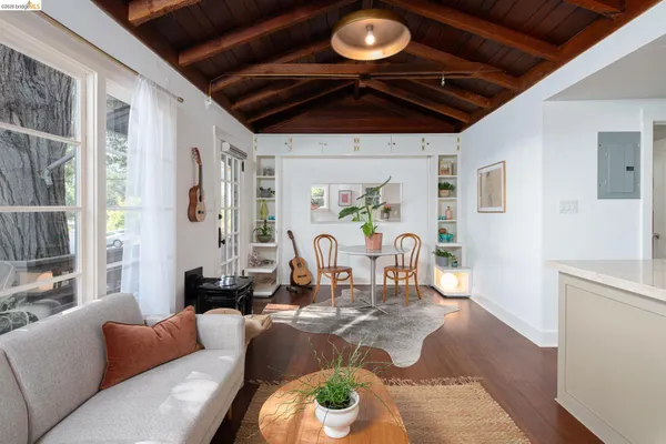 $569,000 | 7848 Hillmont Drive, Oakland, CA 94605