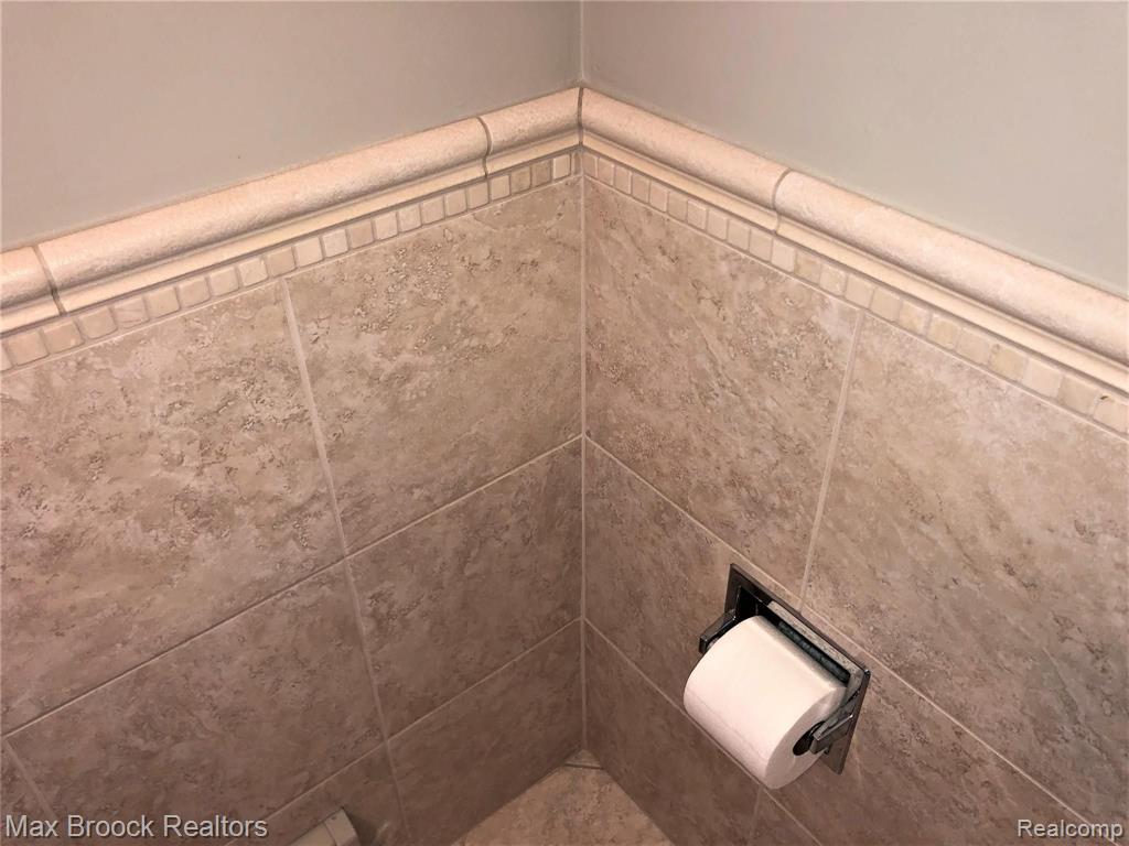 307 Arizona Avenue Rochester Hills, MI 48309 - Photo 23 of 40