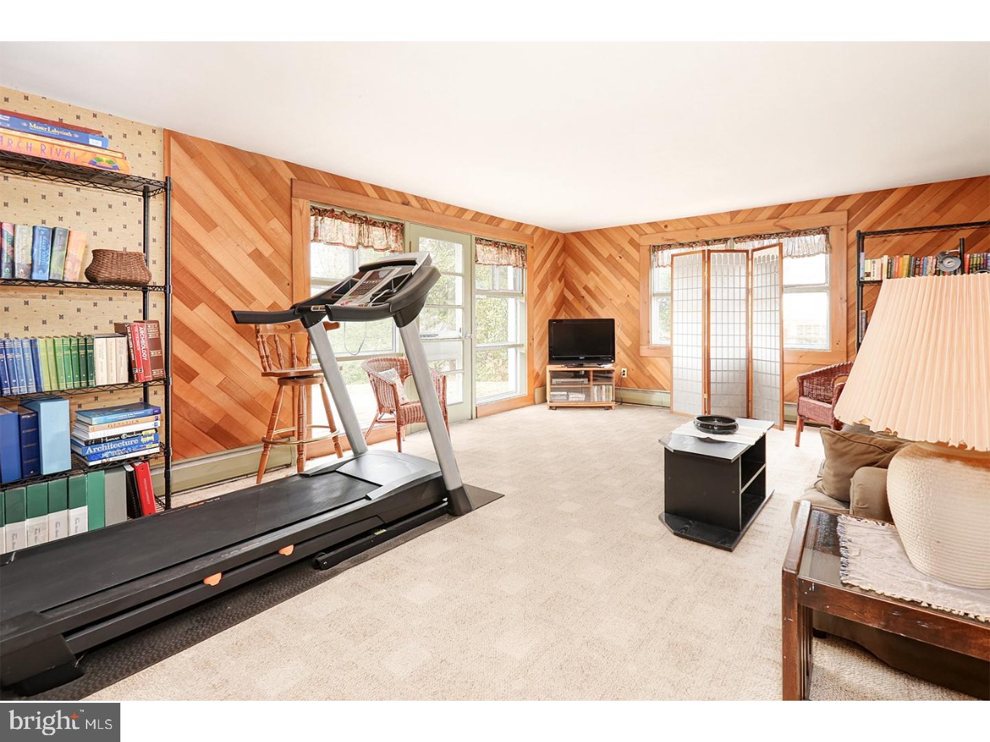 105 Cove Road Broomall, PA 19008 - Photo 14 of 20 Family Room