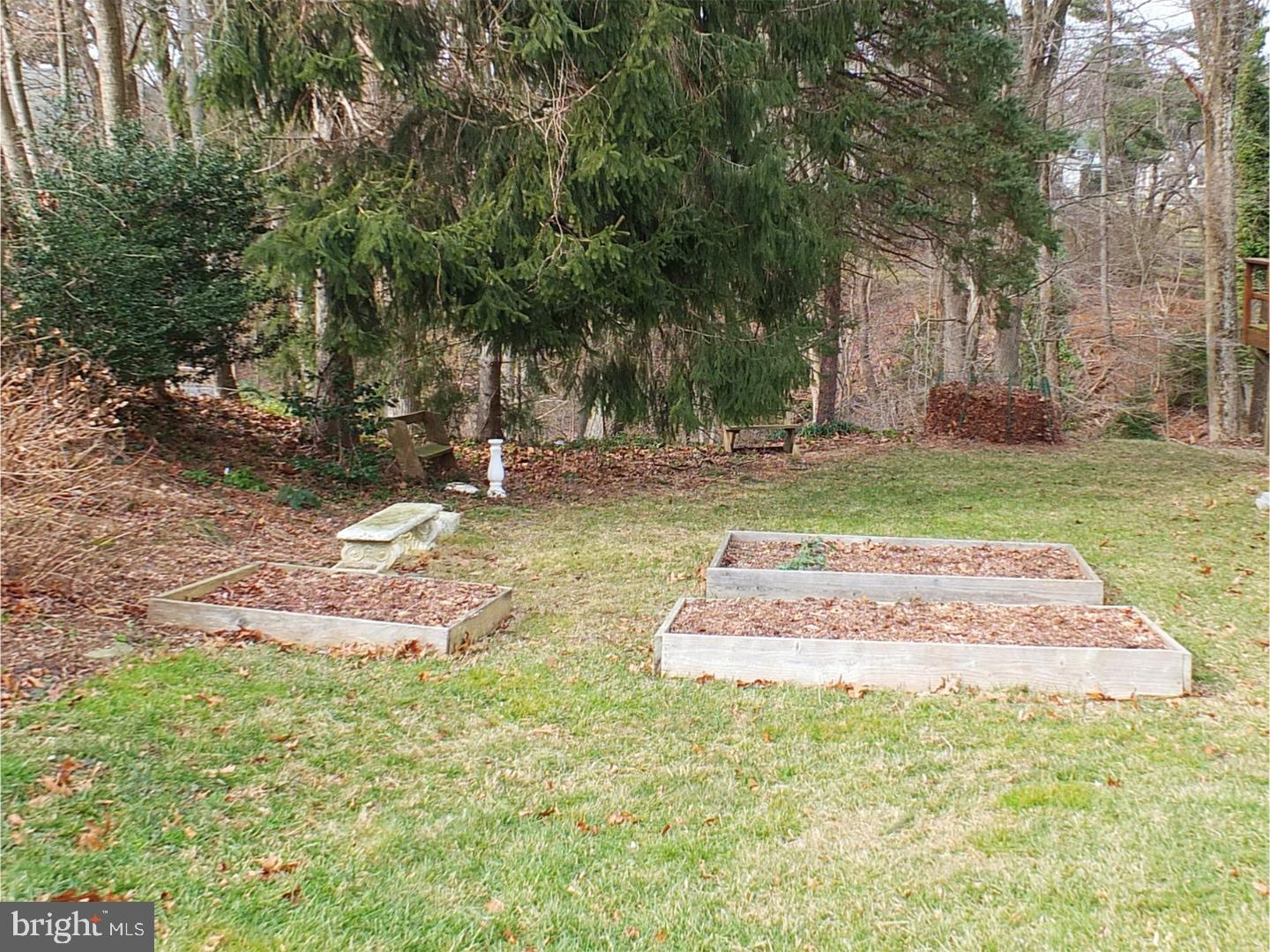 105 Cove Road Broomall, PA 19008 - Photo 19 of 20 Side Yard