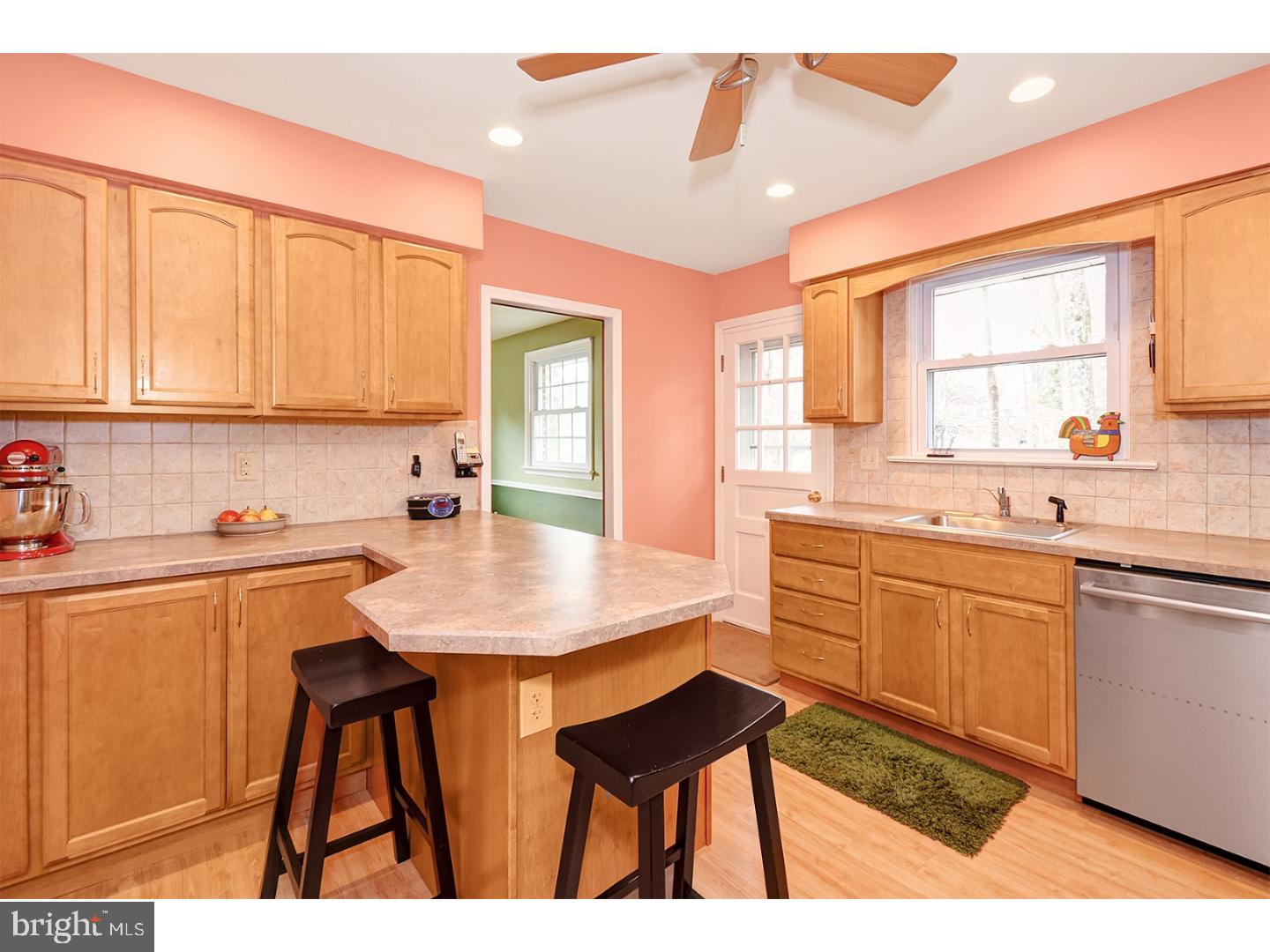105 Cove Road Broomall, PA 19008 - Photo 7 of 20 Kitchen