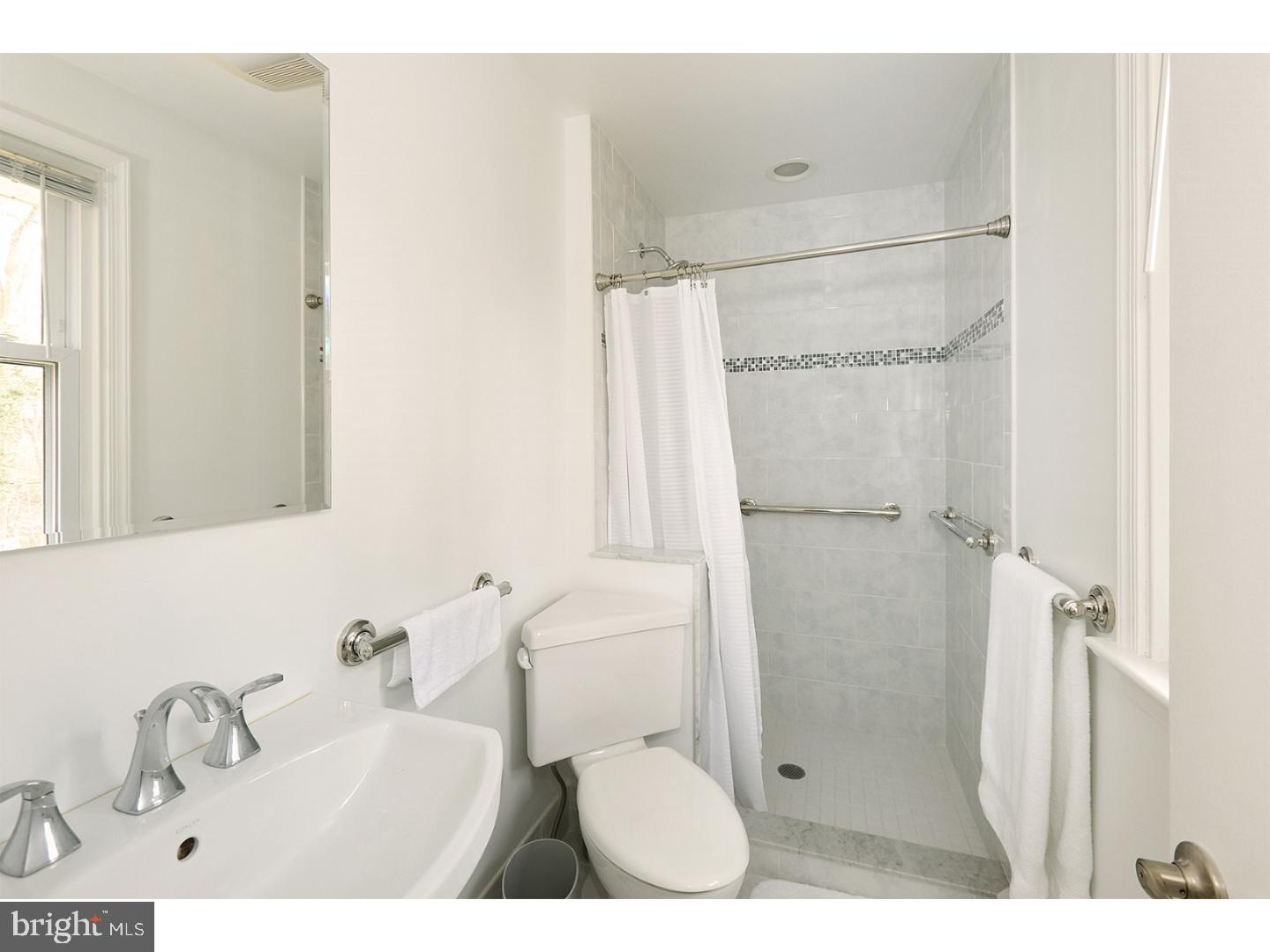 105 Cove Road Broomall, PA 19008 - Photo 9 of 20 Master Bathroom
