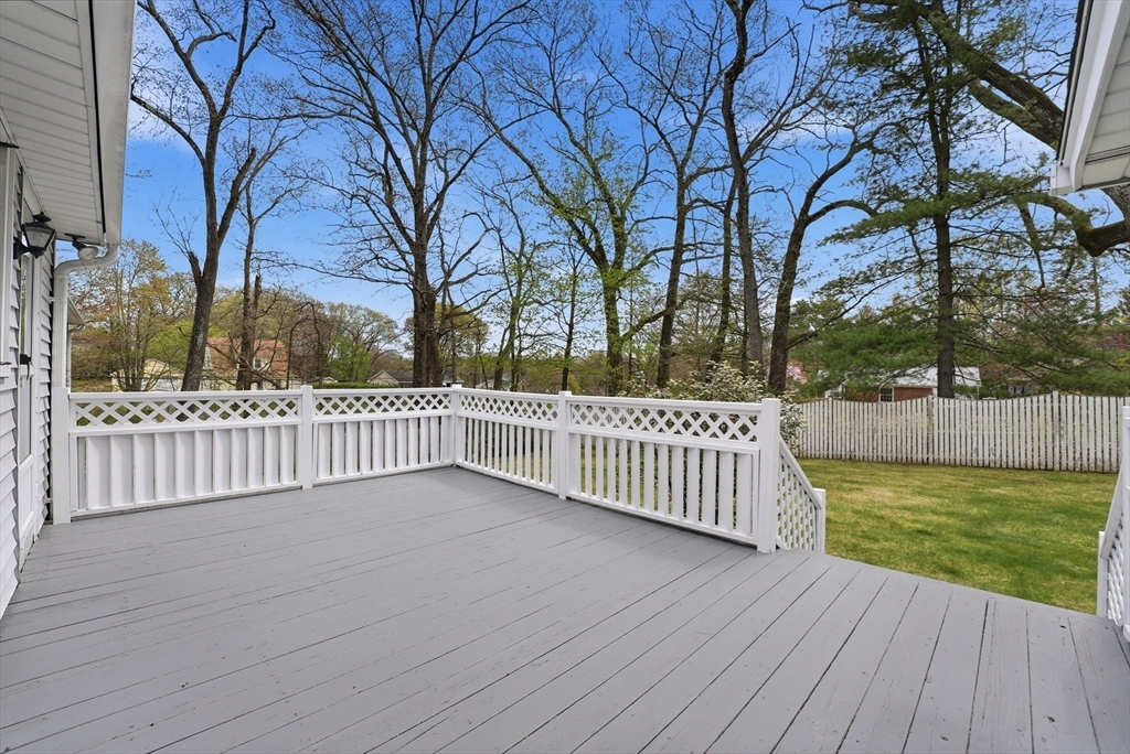 9 Jennifer Drive West Springfield, MA 01089 - Photo 16 of 42