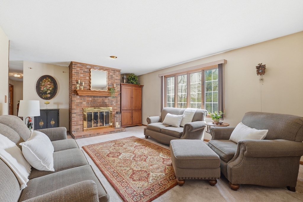9 Jennifer Drive West Springfield, MA 01089 - Photo 22 of 42