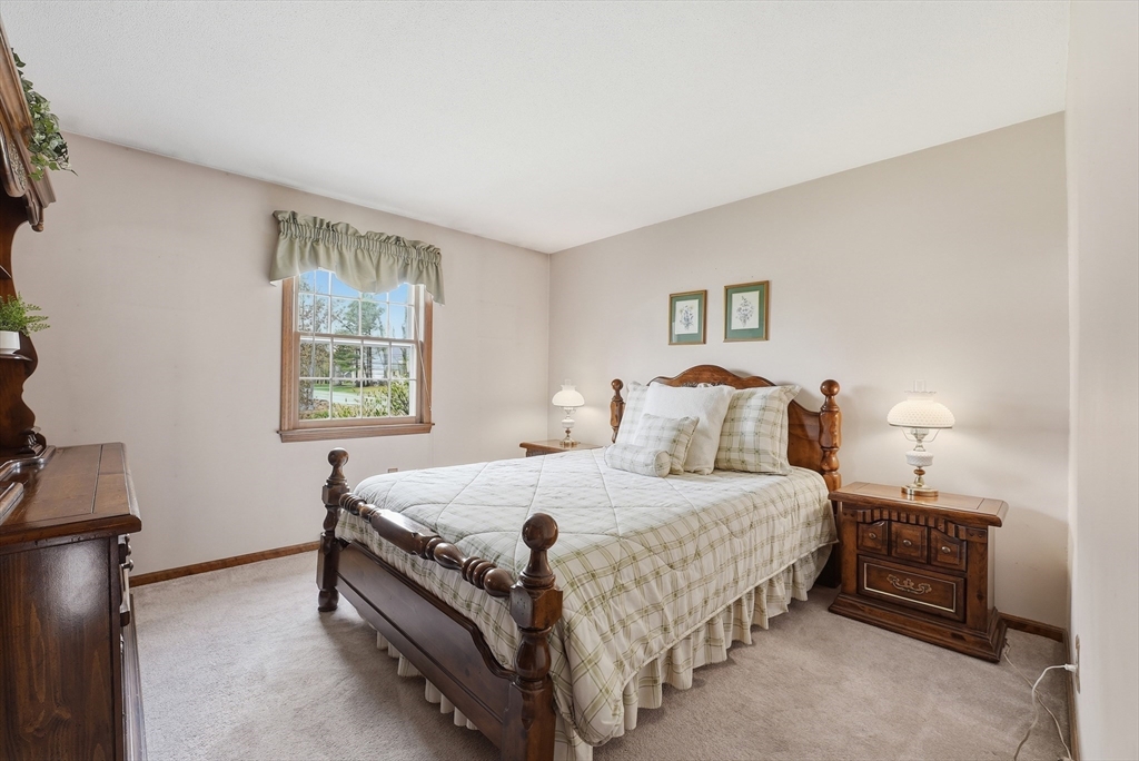 9 Jennifer Drive West Springfield, MA 01089 - Photo 23 of 42