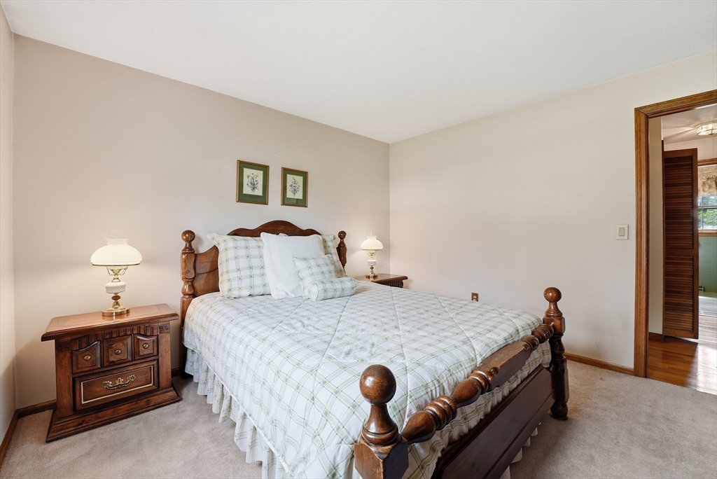 9 Jennifer Drive West Springfield, MA 01089 - Photo 25 of 42