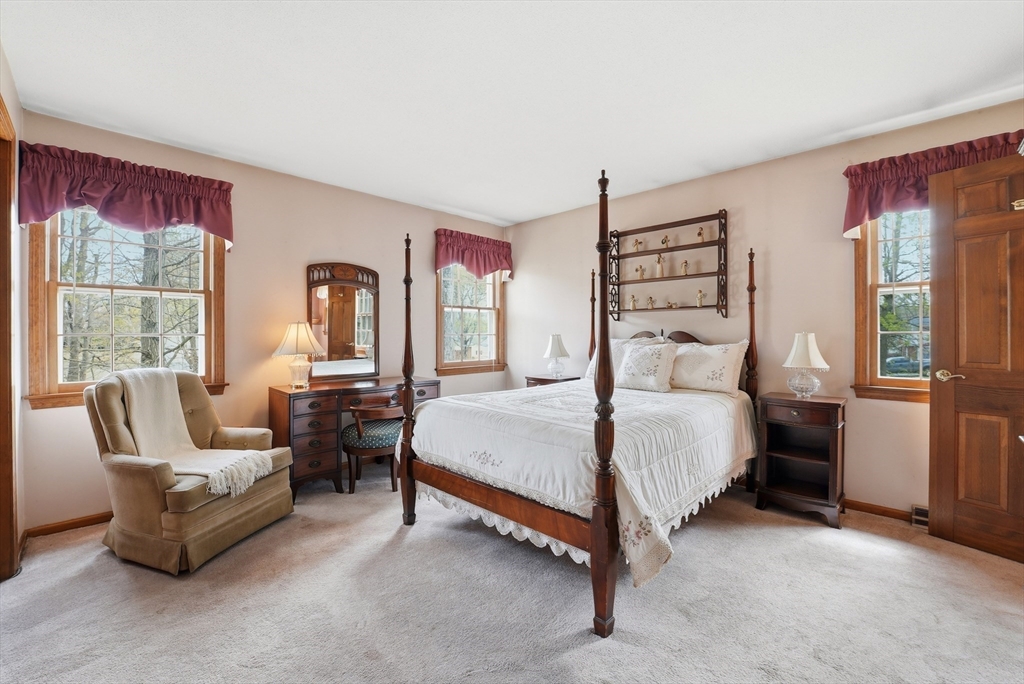 9 Jennifer Drive West Springfield, MA 01089 - Photo 29 of 42