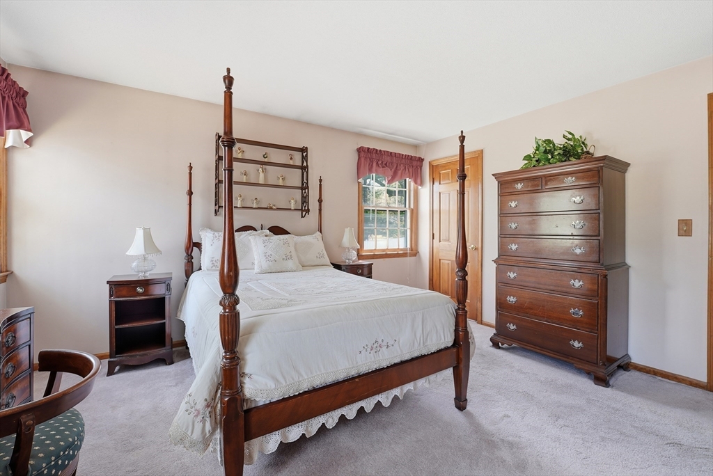 9 Jennifer Drive West Springfield, MA 01089 - Photo 32 of 42