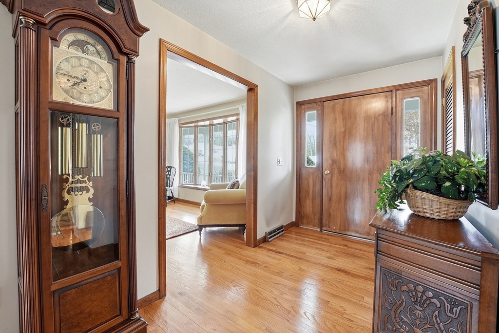 9 Jennifer Drive West Springfield, MA 01089 - Photo 7 of 42