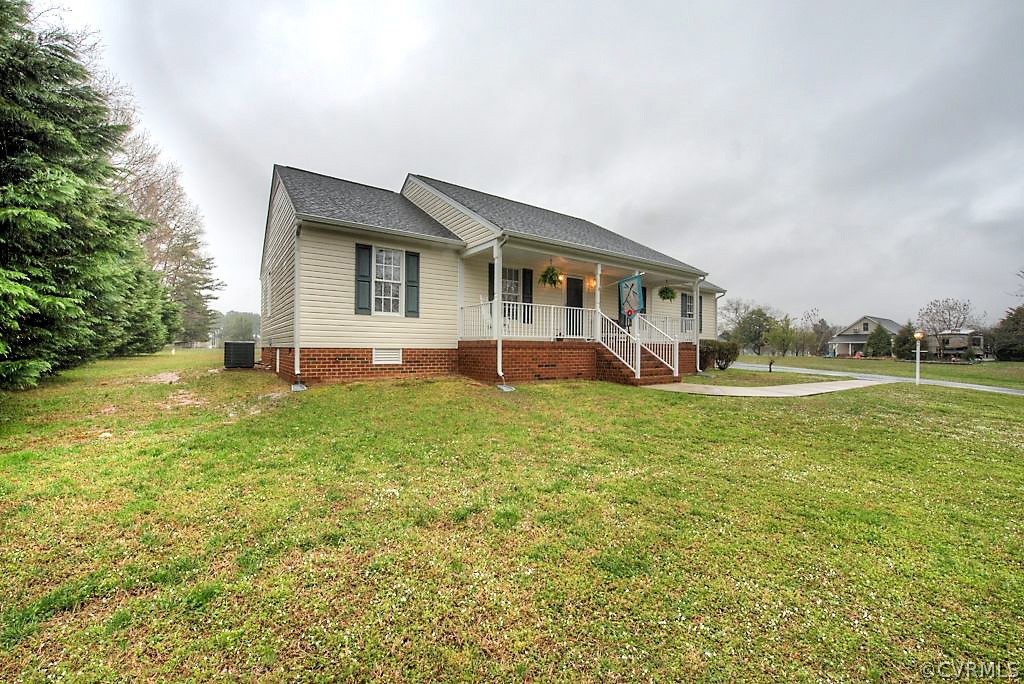 4943 Windsor Road Sandston, VA 23150 - Photo 8 of 47 Gallery Image 8