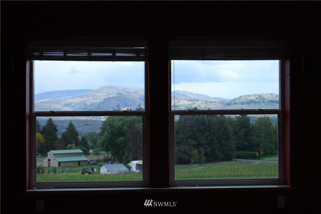 12 Caudill Road Omak, WA 98841 - Photo 19 of 37 a view of backyard from window