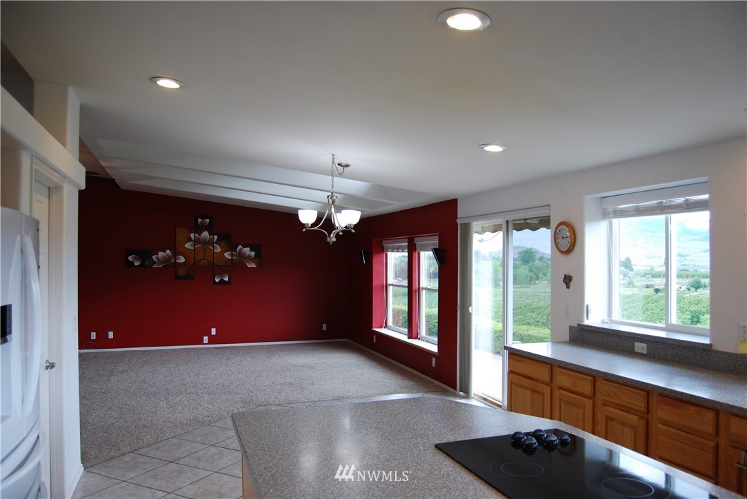 12 Caudill Road Omak, WA 98841 - Photo 24 of 37 a living room with furniture and a large window