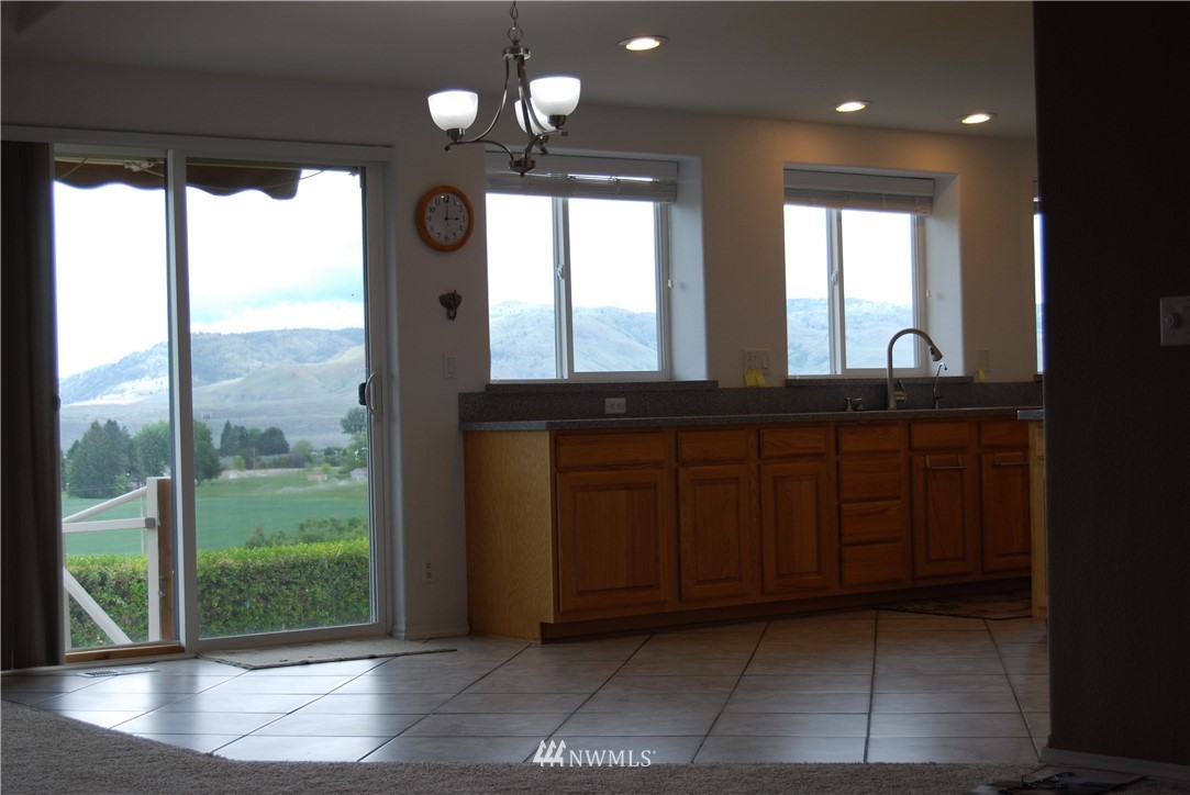 12 Caudill Road Omak, WA 98841 - Photo 26 of 37 a view of an entryway