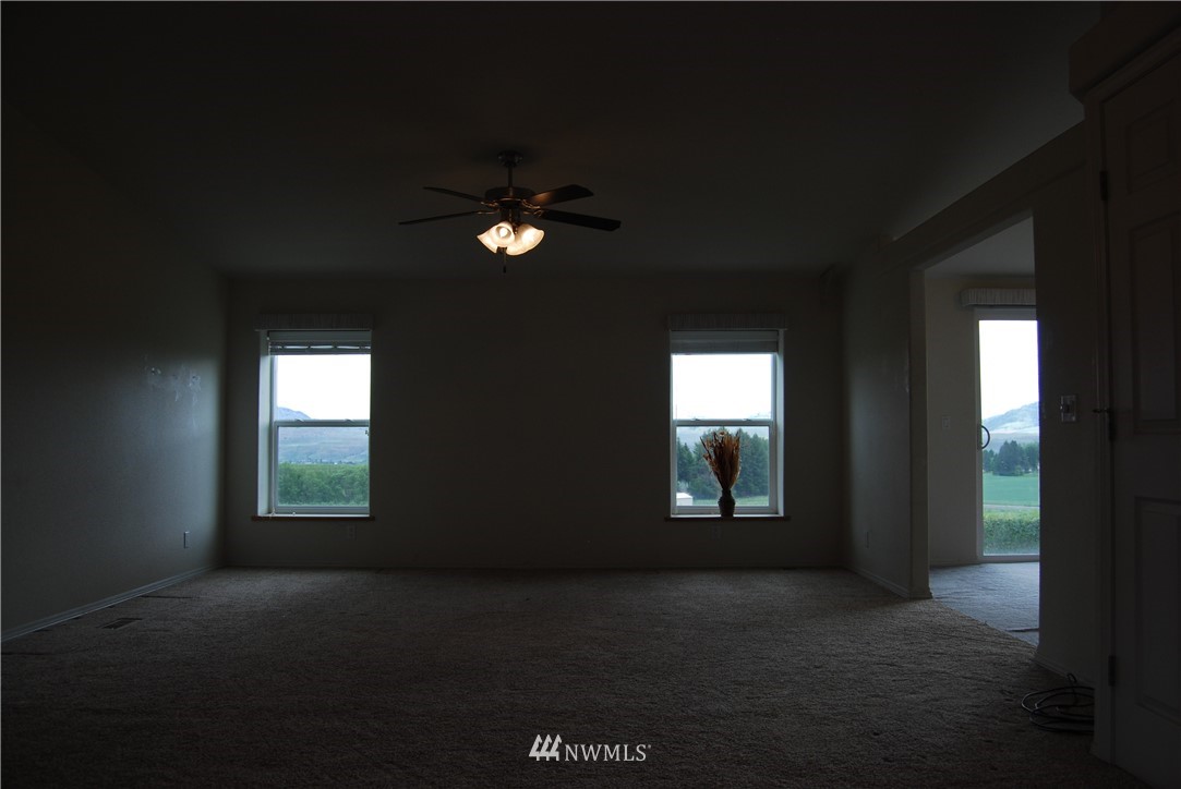 12 Caudill Road Omak, WA 98841 - Photo 31 of 37 a view of livingroom and hardwood