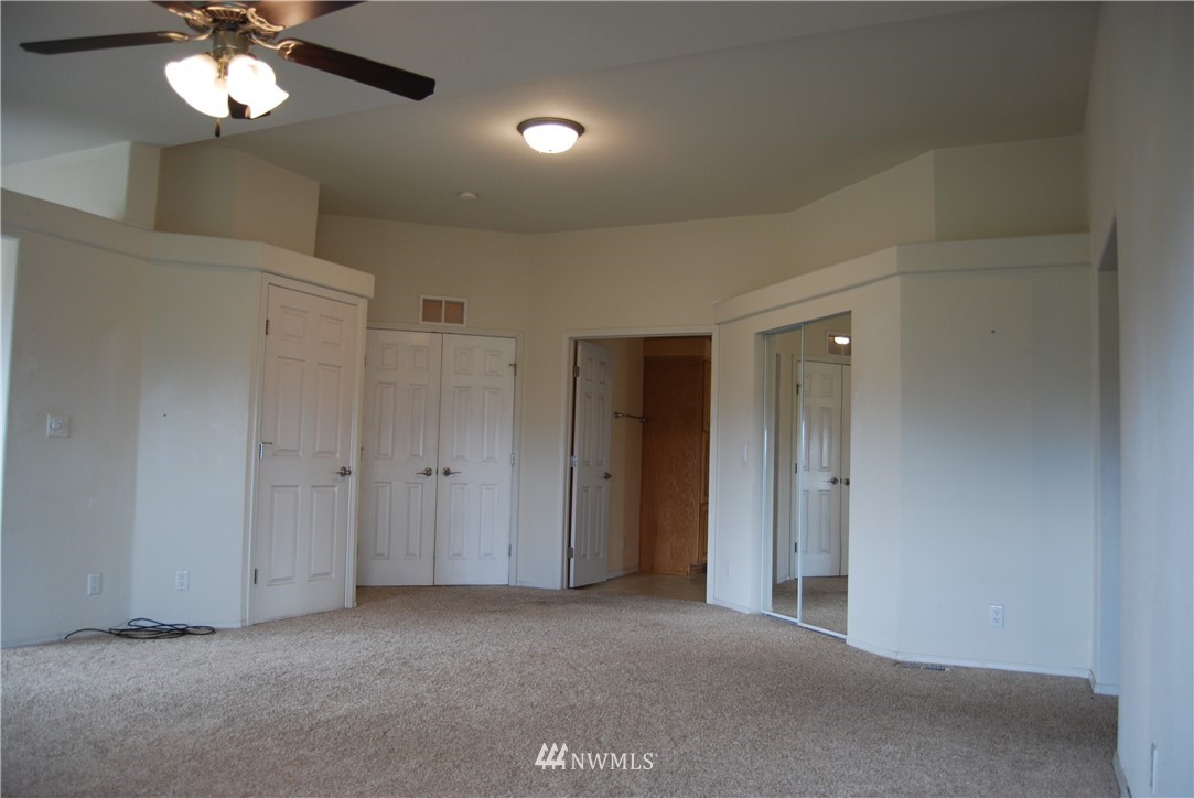 12 Caudill Road Omak, WA 98841 - Photo 33 of 37 an empty room with a bathroom